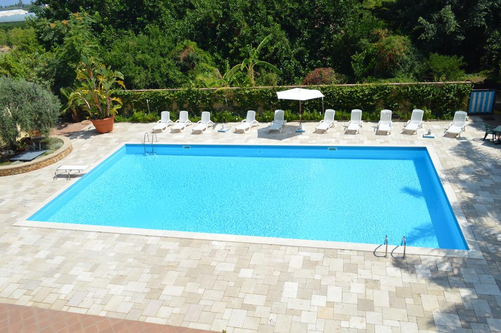 פאלקונה Hotel Delle Palme מראה חיצוני תמונה