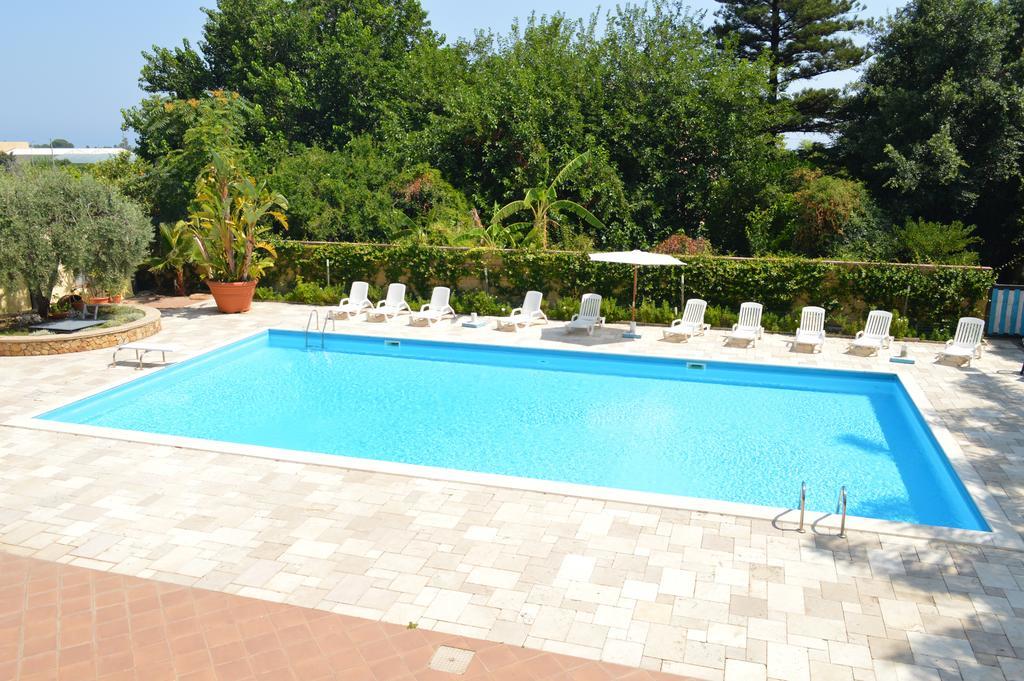 פאלקונה Hotel Delle Palme מראה חיצוני תמונה