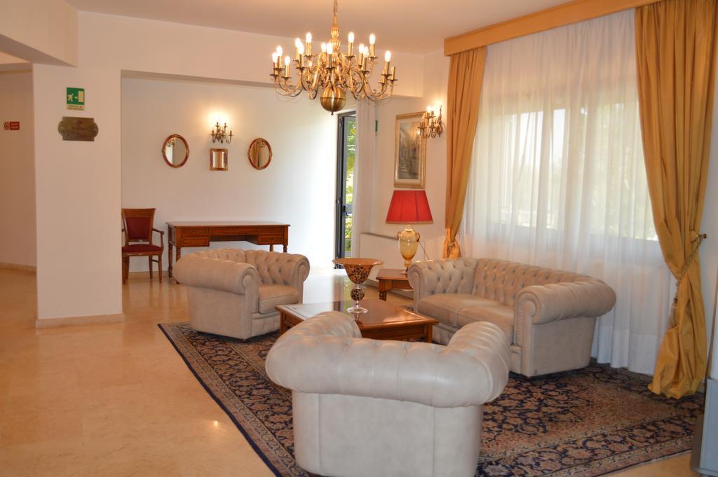 פאלקונה Hotel Delle Palme מראה חיצוני תמונה