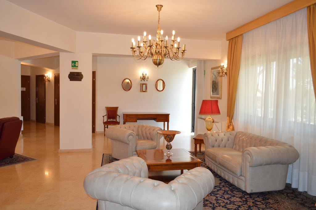 פאלקונה Hotel Delle Palme מראה חיצוני תמונה