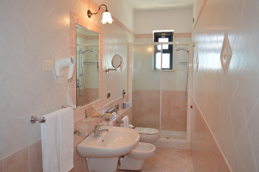 פאלקונה Hotel Delle Palme חדר תמונה