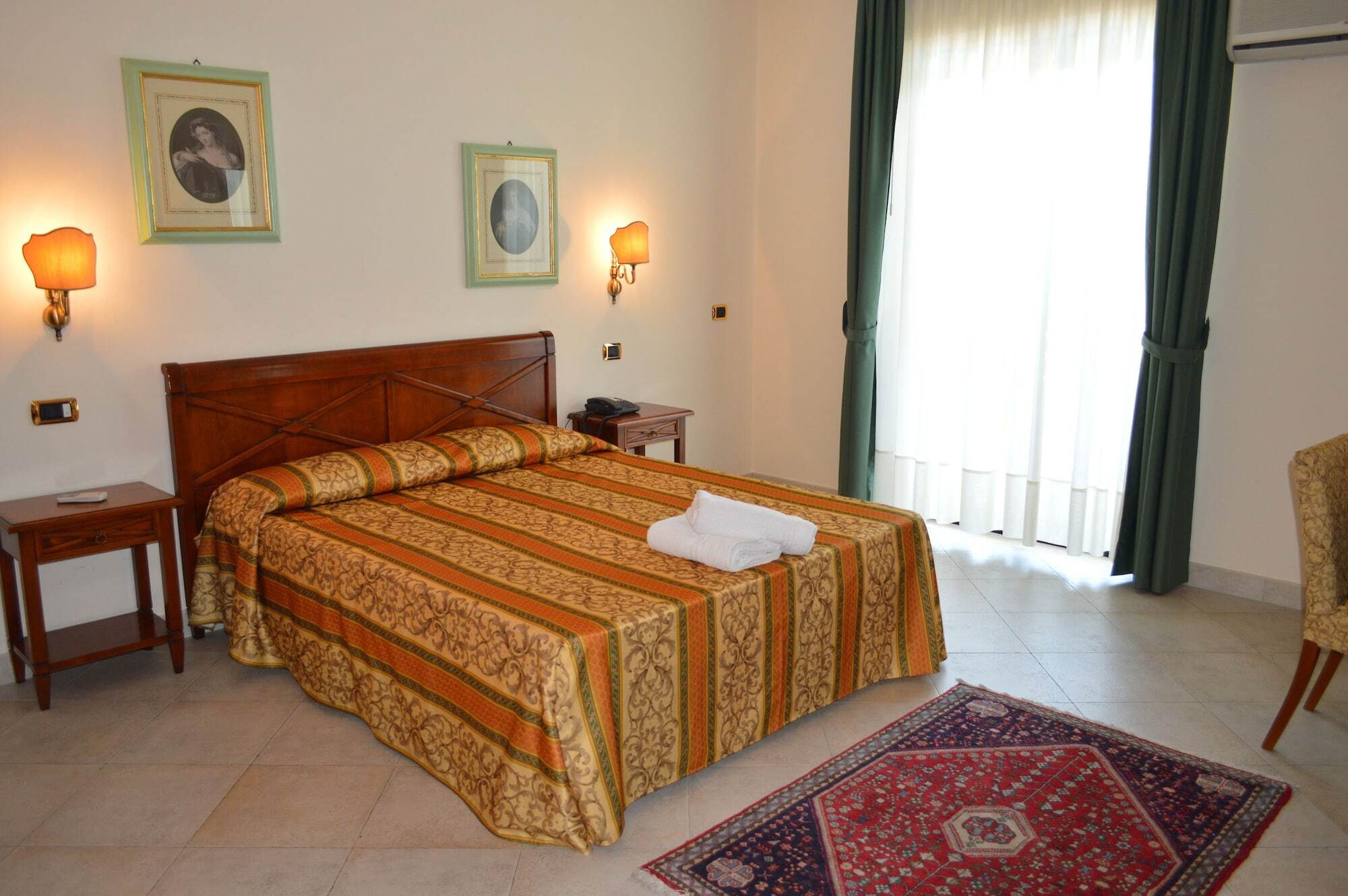 פאלקונה Hotel Delle Palme מראה חיצוני תמונה